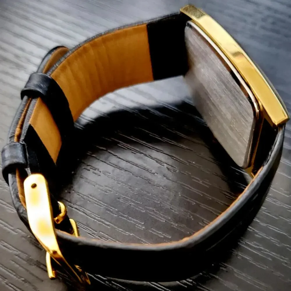 *Vintage Men's Barrel Tank‎ Gold Black Watch New Mvt & Batt
